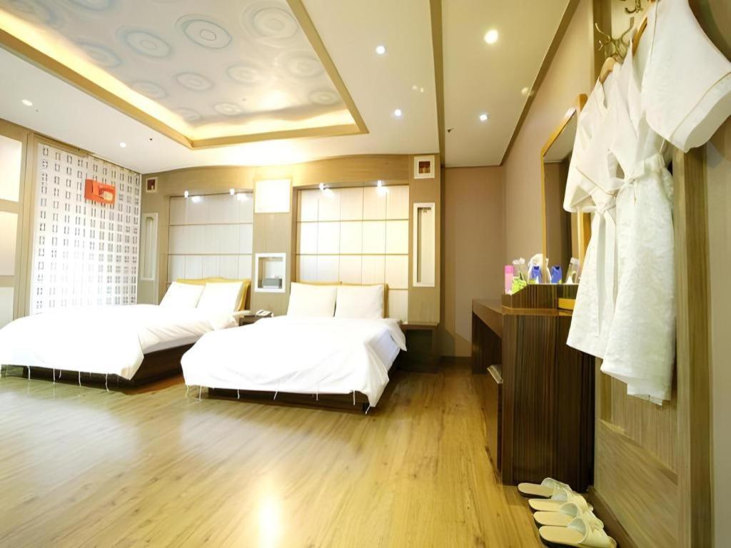 Hotel Head-One Uijeongbu Buitenkant foto