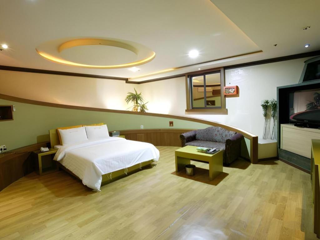 Hotel Head-One Uijeongbu Buitenkant foto