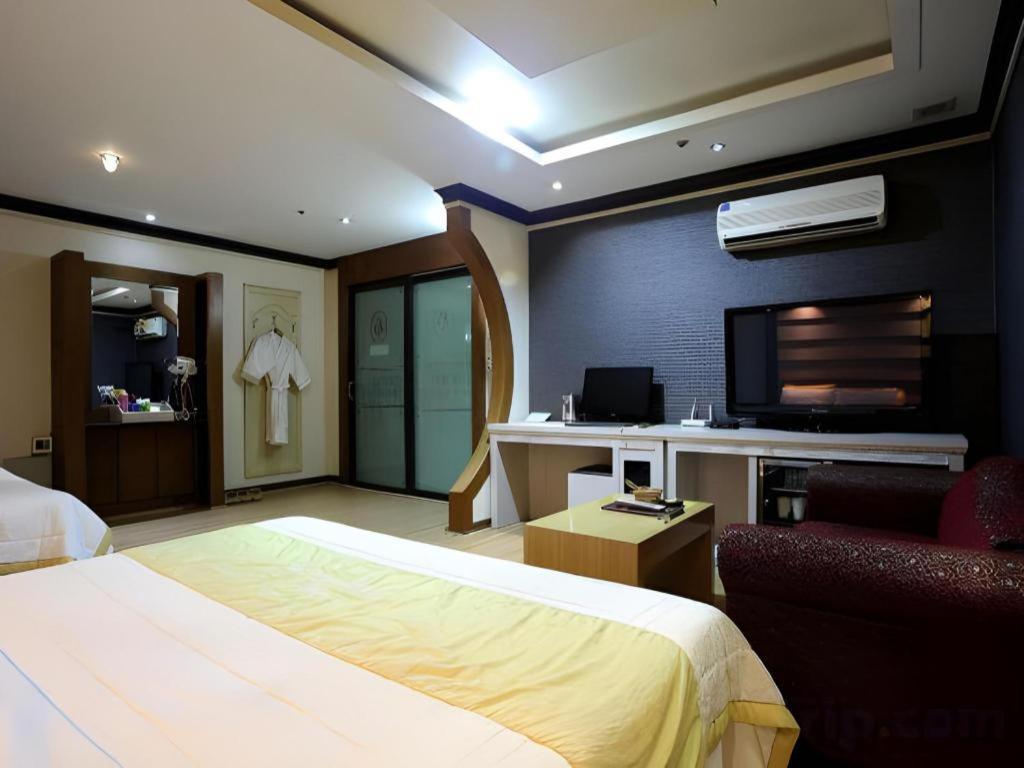 Hotel Head-One Uijeongbu Buitenkant foto