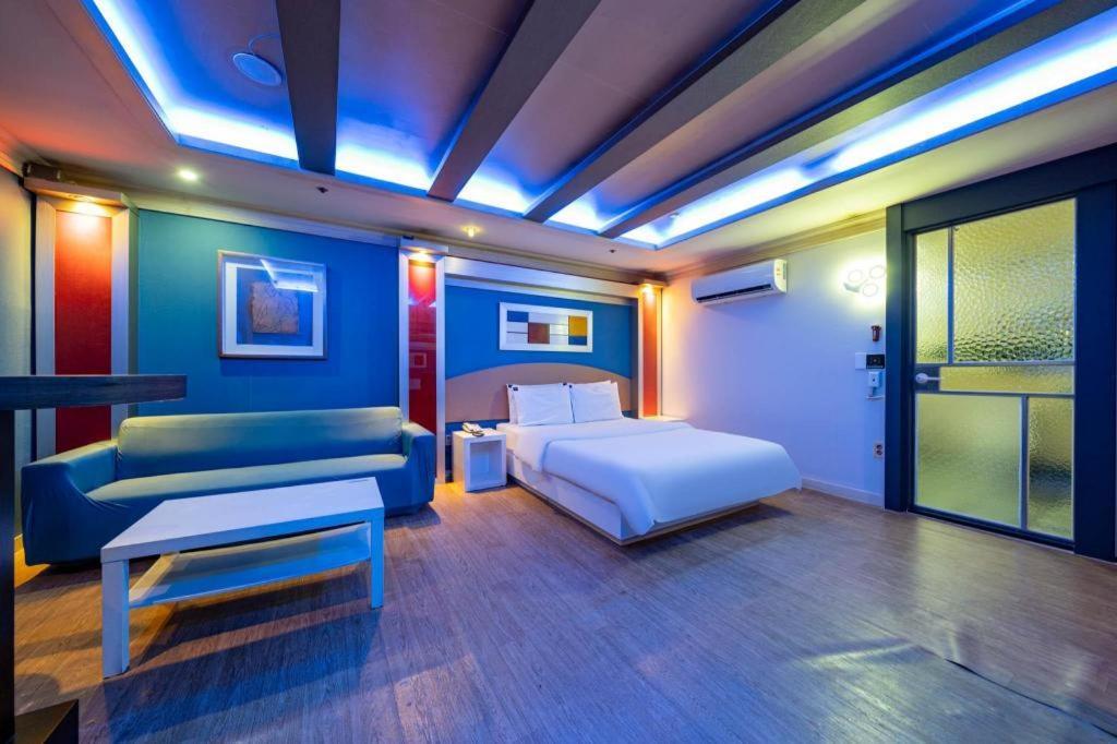 Hotel Head-One Uijeongbu Buitenkant foto