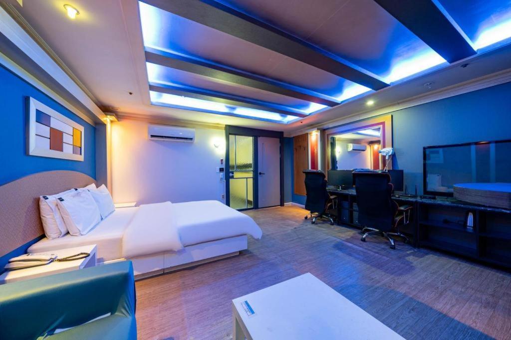 Hotel Head-One Uijeongbu Buitenkant foto