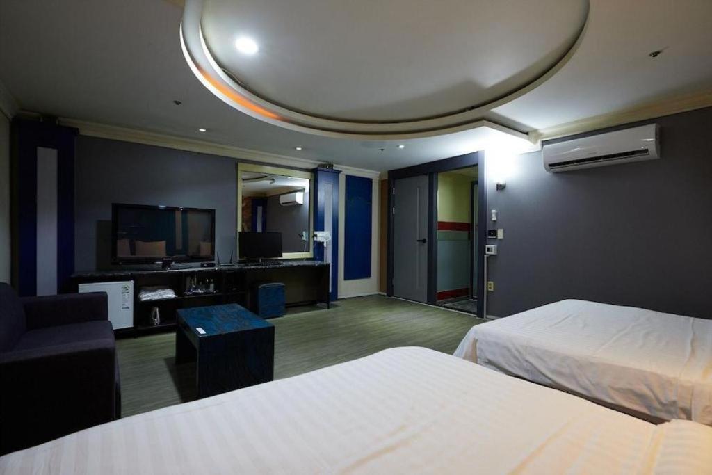Hotel Head-One Uijeongbu Buitenkant foto