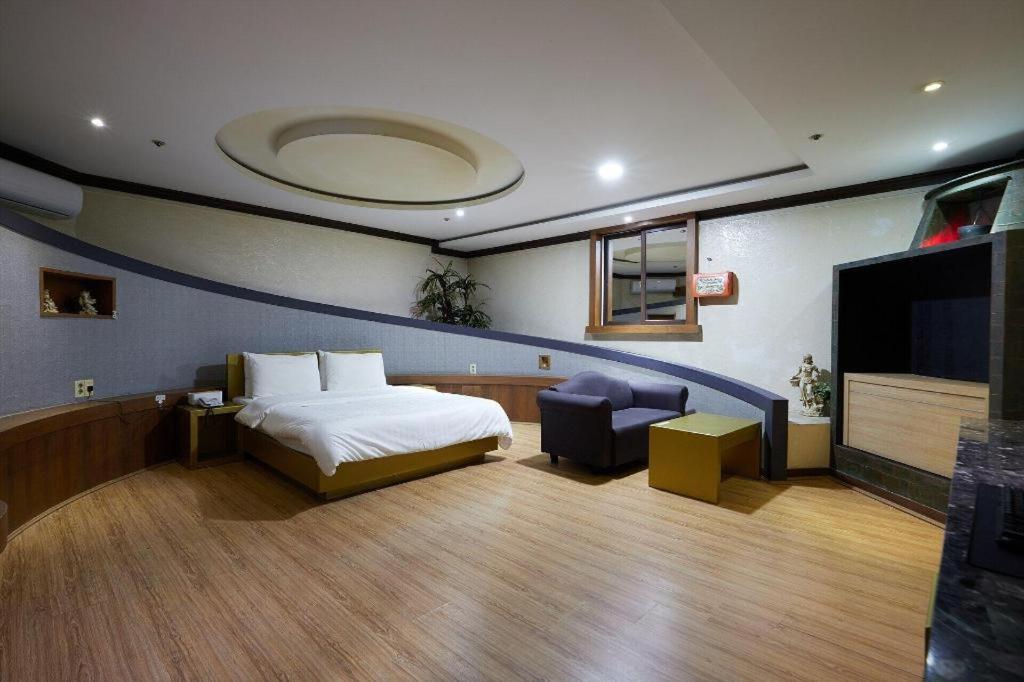 Hotel Head-One Uijeongbu Buitenkant foto