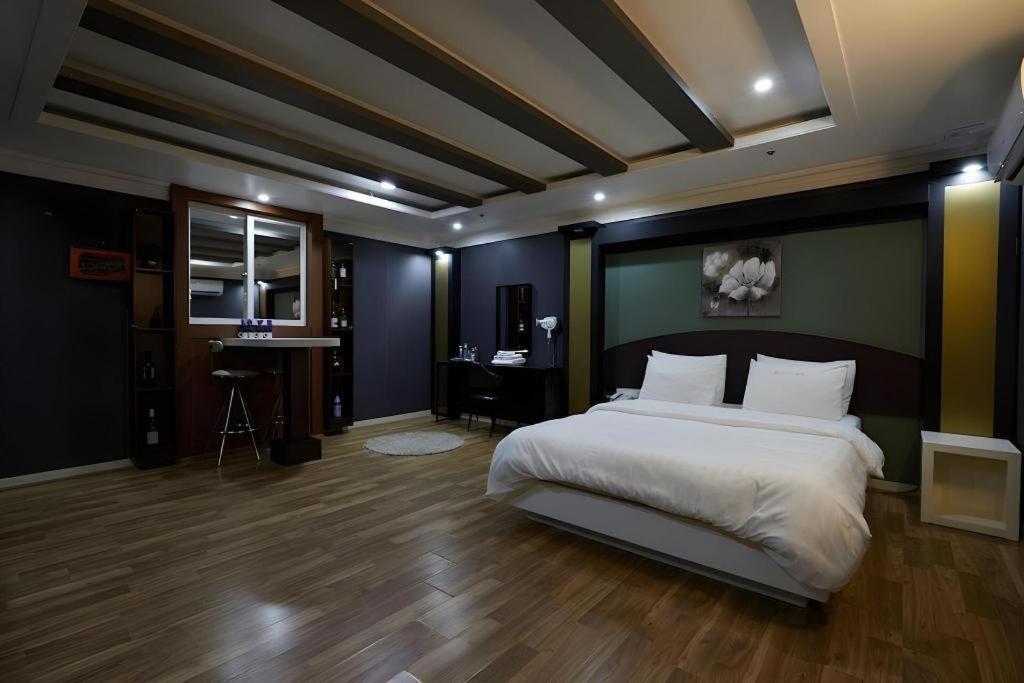 Hotel Head-One Uijeongbu Buitenkant foto